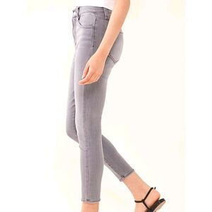 Joe's Grey Jean Capris NWOT Size 27